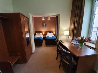 Отель Hotel Siesta Свебодзин Двухместный номер с 2 отдельными кроватями-1